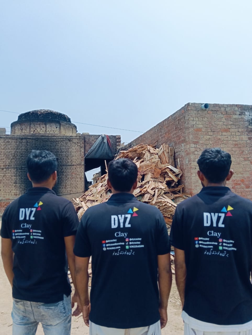 DYZ Clay: Mitti se Kitchen Tak – Hamari Craftsmanship aur Artisans ki Kahani